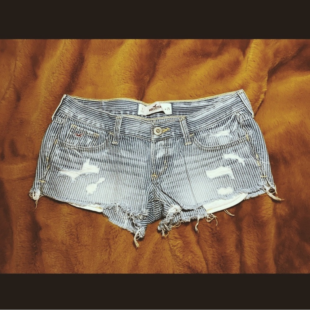 Hollister • Cut-off Jean Short